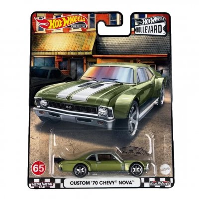 Chevrolet Nova 1970 custom green Hot Wheels 1 64 PlayLek